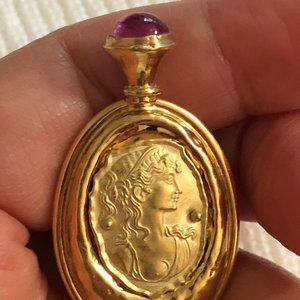 Antique 18K Yellow Gold Ruby Cameo Hat Brooch Pin